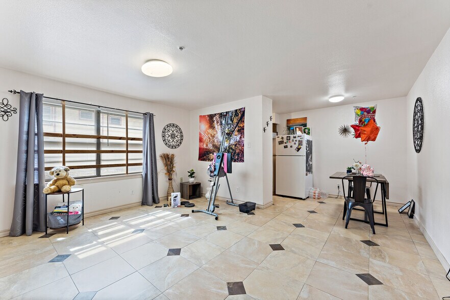 More Photos Of 1004 S Main St, Pasadena Apartments For Sale