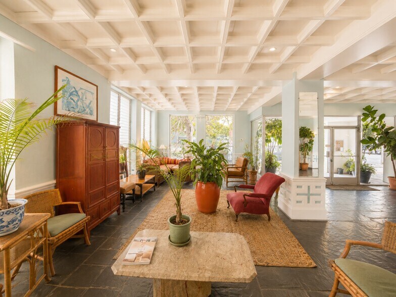 More Photos Of 634 S Gramercy Pl, Los Angeles Coworking Space