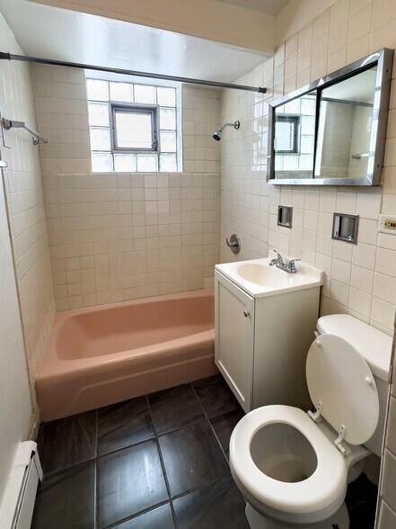 More Photos Of 1025-1049 W Vermont Ave, Calumet Park Apartments For Sale