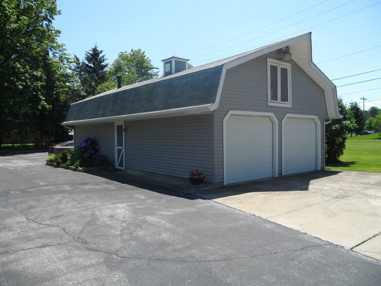 More Photos Of 1119 Bassett Rd, Westlake Office For Sale