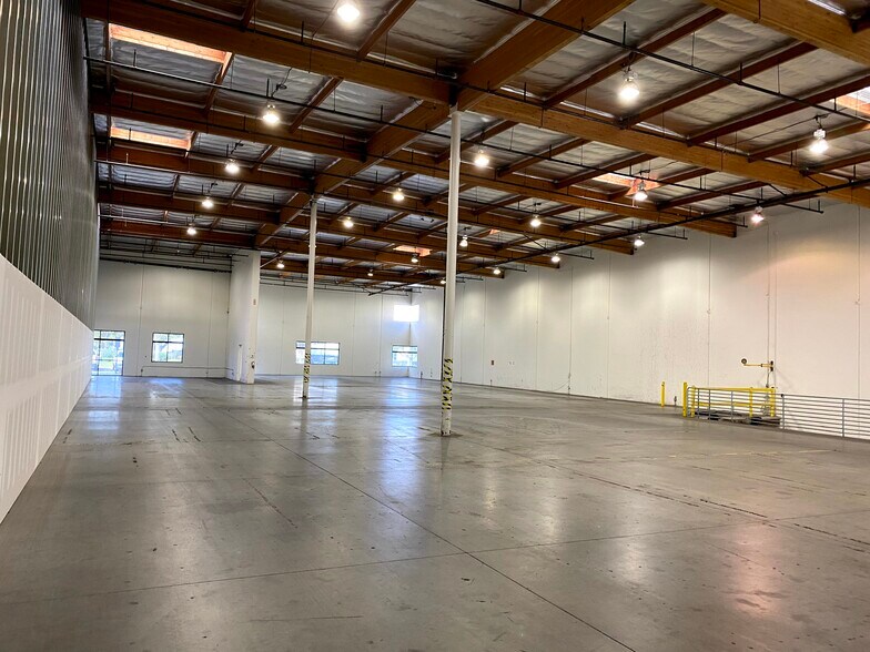 More Photos Of 1400 Pacific Ave, Oxnard Manufacturing For Lease