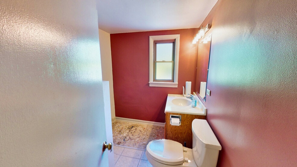 More Photos Of 849 N Ellsworth St, Naperville Office For Lease