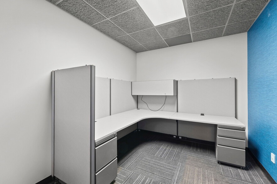 More Photos Of 4800 Lamar Ave, Mission Office For Lease