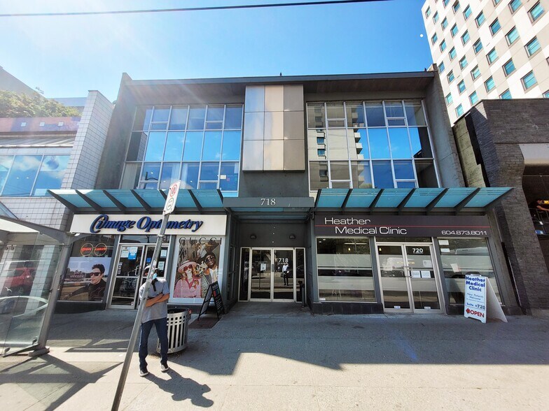 More Photos Of 718-720 W Broadway, Vancouver Medical For Lease