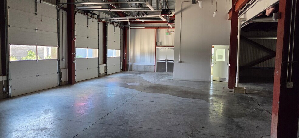 More Photos Of 225 Ellicott St, Buffalo Supermarket For Sale
