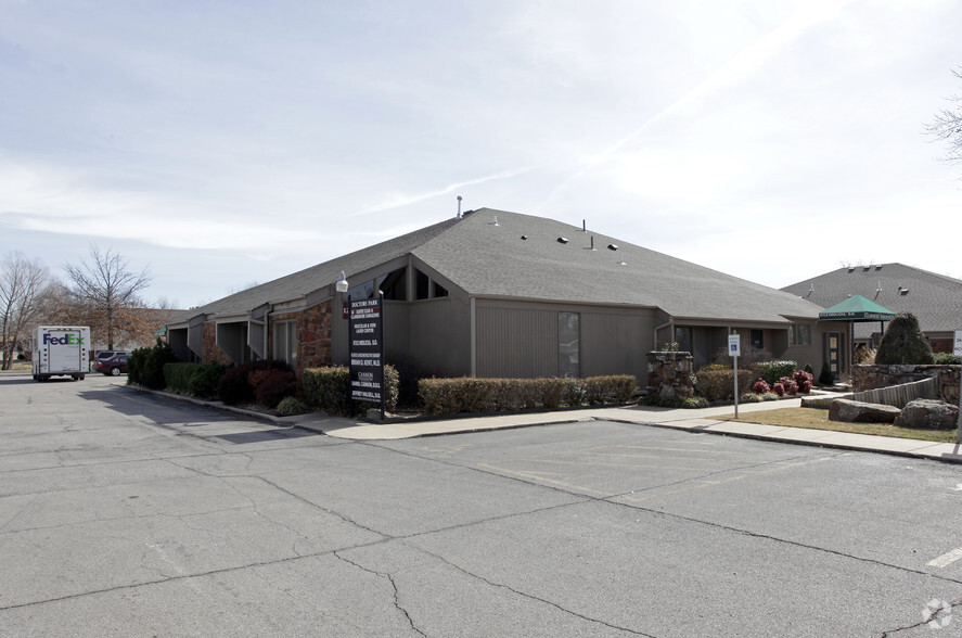 Primary Photo Of 1220 N Florence Ave, Claremore Medical For Lease