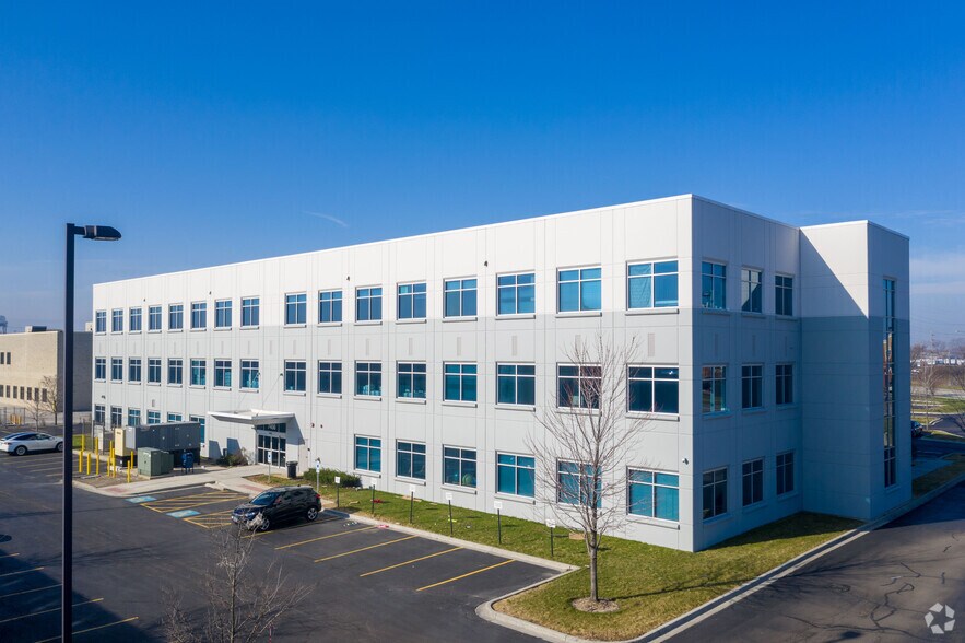 More Photos Of 7456 S State Rd, Bedford Park Medical For Lease