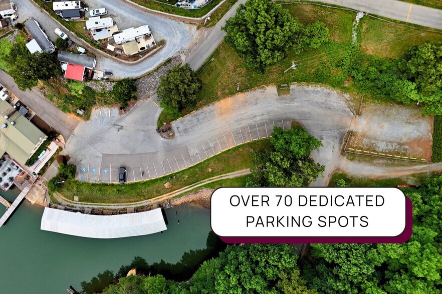 More Photos Of 1041 Harbour Inn Ln, Moneta Restaurant For Sale