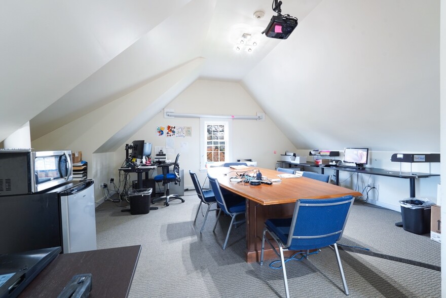 More Photos Of 162 East Ave, Norwalk Office For Lease