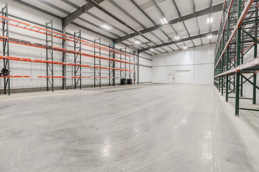 More Photos Of 5 B W Industrial, Washington Warehouse For Lease