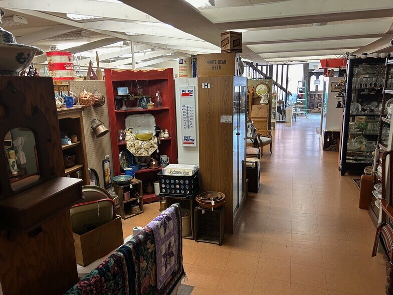 More Photos Of 901 Mainstreet, Hopkins Storefront Retail Residential For Sale