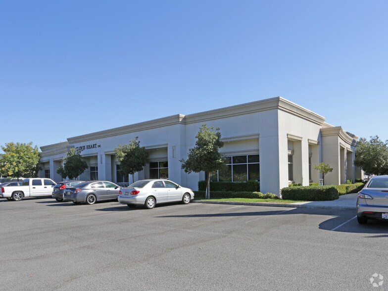 More Photos Of 7035 N Maple Ave, Fresno Medical For Lease