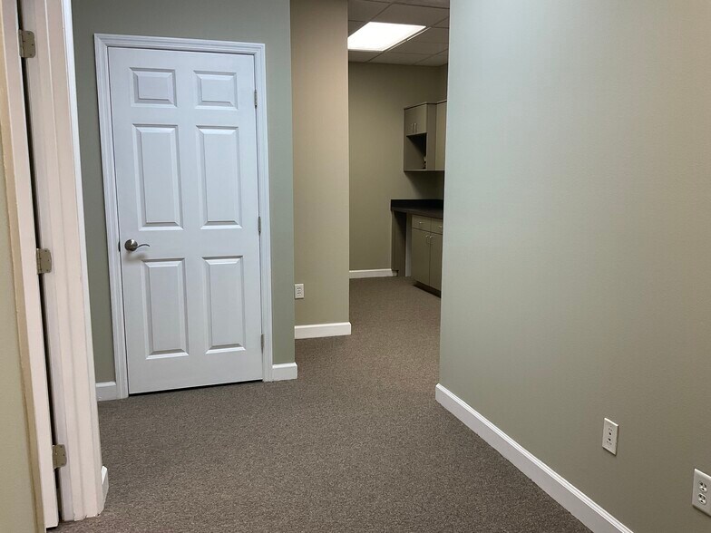 More Photos Of 955 E Martin Luther King Junior Dr, Tarpon Springs Medical For Lease