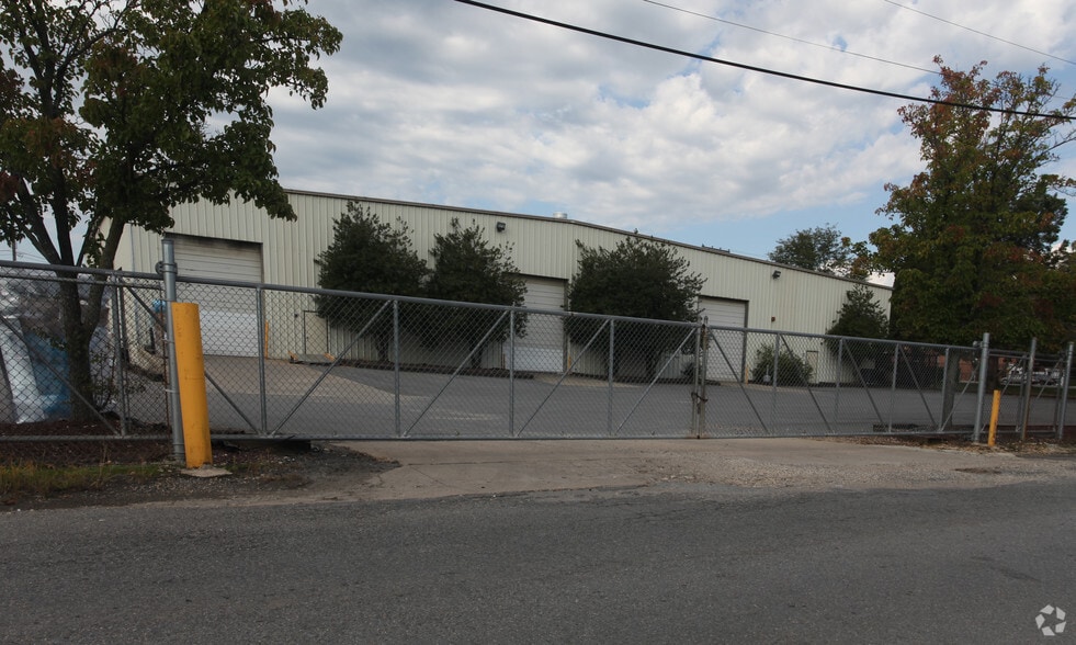 More Photos Of 9007 Clinton St, Clinton Warehouse For Sale