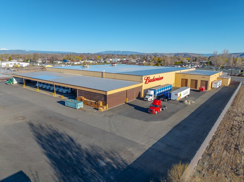 More Photos Of 94 W Valley Mall Blvd, Union Gap Distribution For Lease