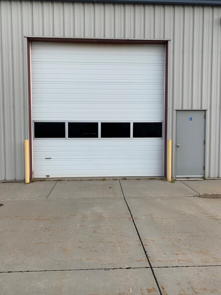 More Photos Of 5300 N 57th St, Lincoln Light Distribution For Lease