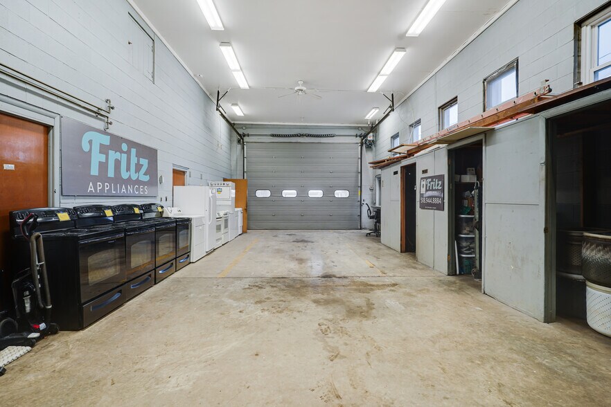More Photos Of 27 Division St, Waterford Freestanding For Sale