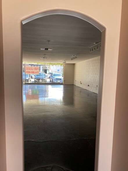 More Photos Of 207 5th St, Huntington Beach Storefront For Lease