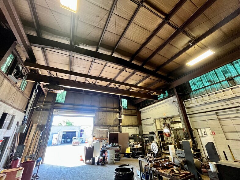 More Photos Of 1702 Wheeling Ave, Glen Dale Manufacturing For Sale
