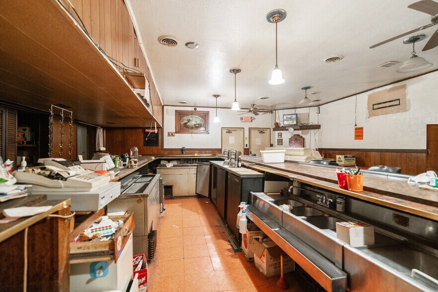 More Photos Of 1098 Duss Ave, Ambridge Restaurant For Sale
