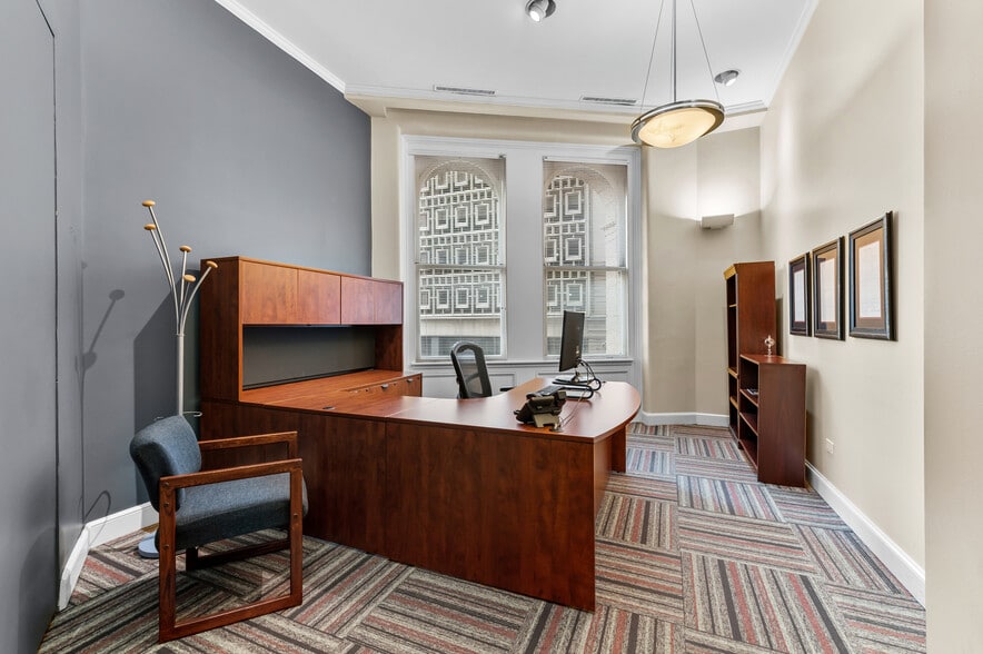 More Photos Of 730 17th St, Denver Office For Sale