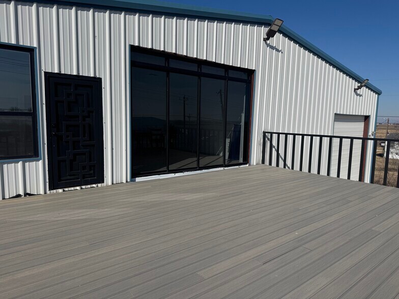 More Photos Of 10105 US-67, Alvarado Warehouse For Lease