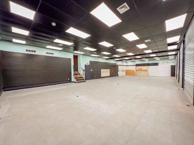 More Photos Of 222 E Bridge St, Morrisville Light Distribution For Sale