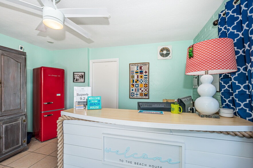 More Photos Of 12100 Gulf Blvd, Treasure Island Hotel For Sale