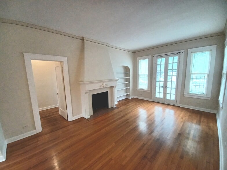 More Photos Of 219 W Magnolia Ave, San Antonio Apartments For Sale