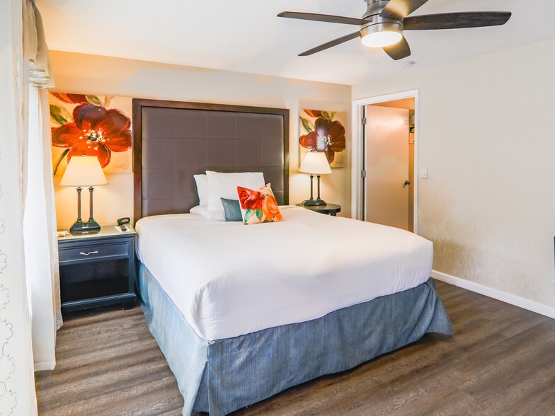 More Photos Of 190 SW Highway 101, Waldport Hotel For Sale