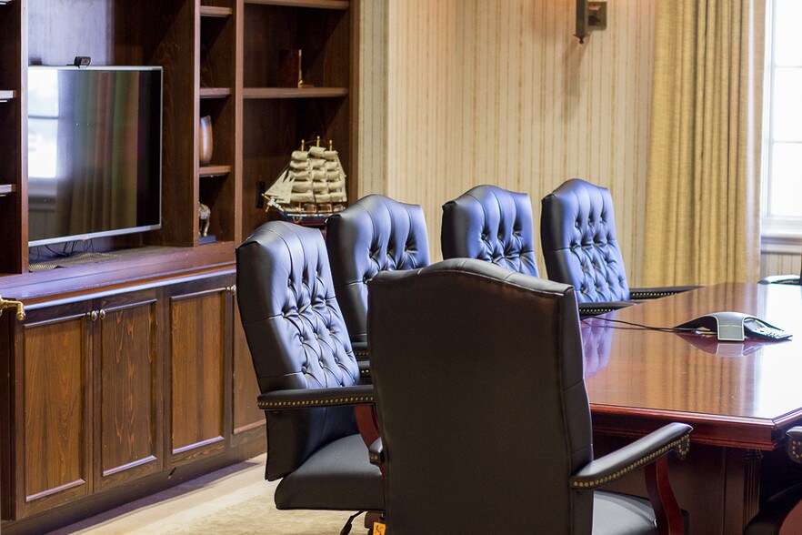 More Photos Of 240 Royal Palm Way, Palm Beach Office For Lease