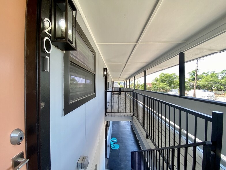 More Photos Of 4400 San Jacinto St, Dallas Apartments For Sale