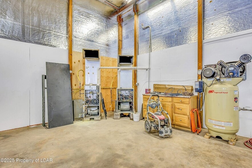 More Photos Of 7147 Blue Ridge Trl, Mountain Top Industrial For Lease