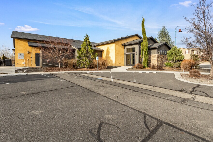 More Photos Of 7998 Vialago Pkwy, Zillah Specialty For Sale