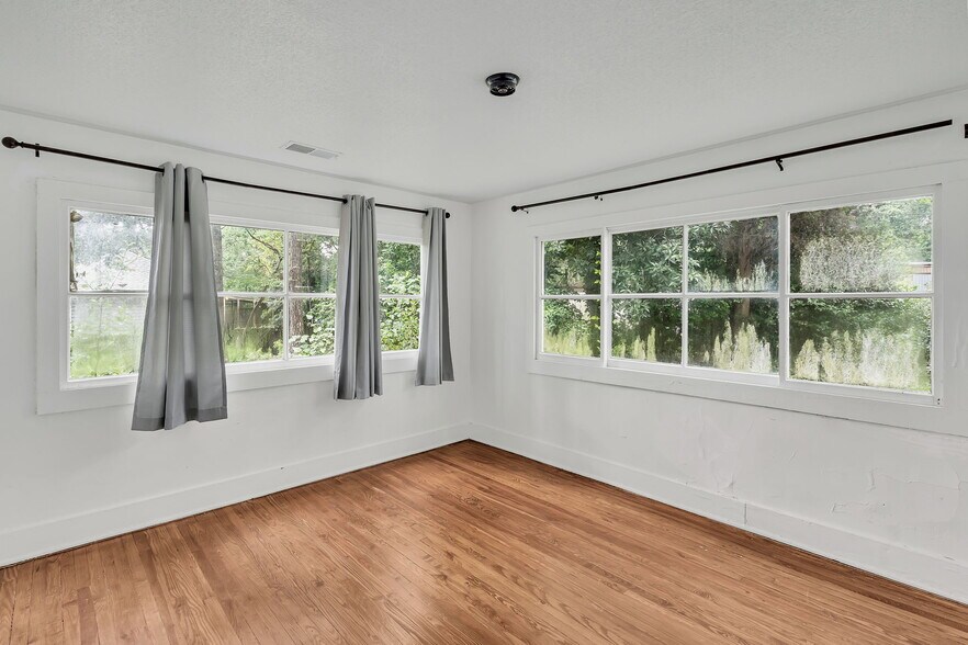 More Photos Of 1507 Sumner Ave, Charleston Office Residential For Sale