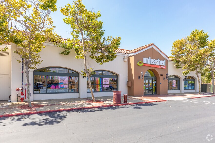 More Photos Of 390 E H St, Chula Vista Unknown For Lease