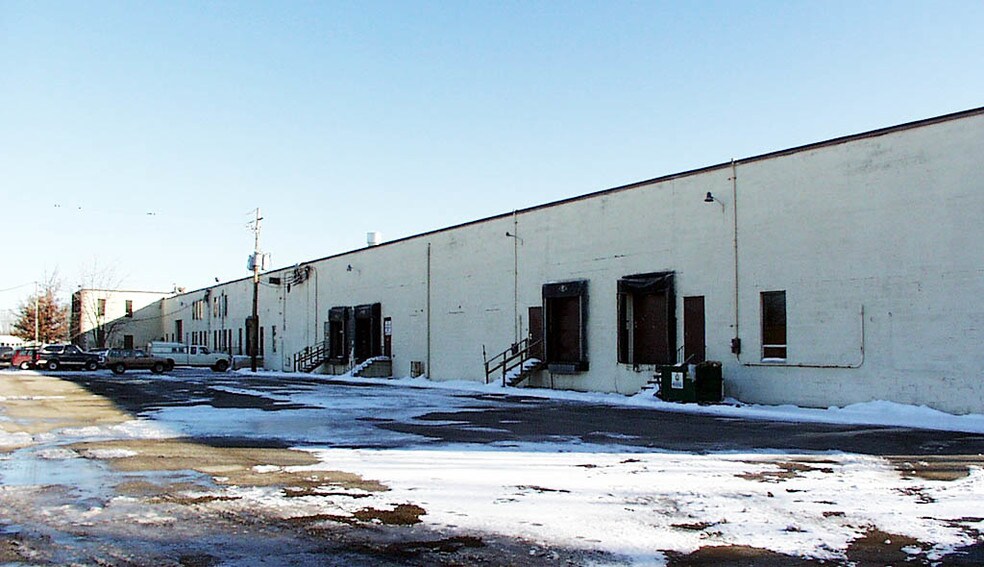 More Photos Of 2110-2130 E Aurora Rd, Twinsburg Warehouse For Sale