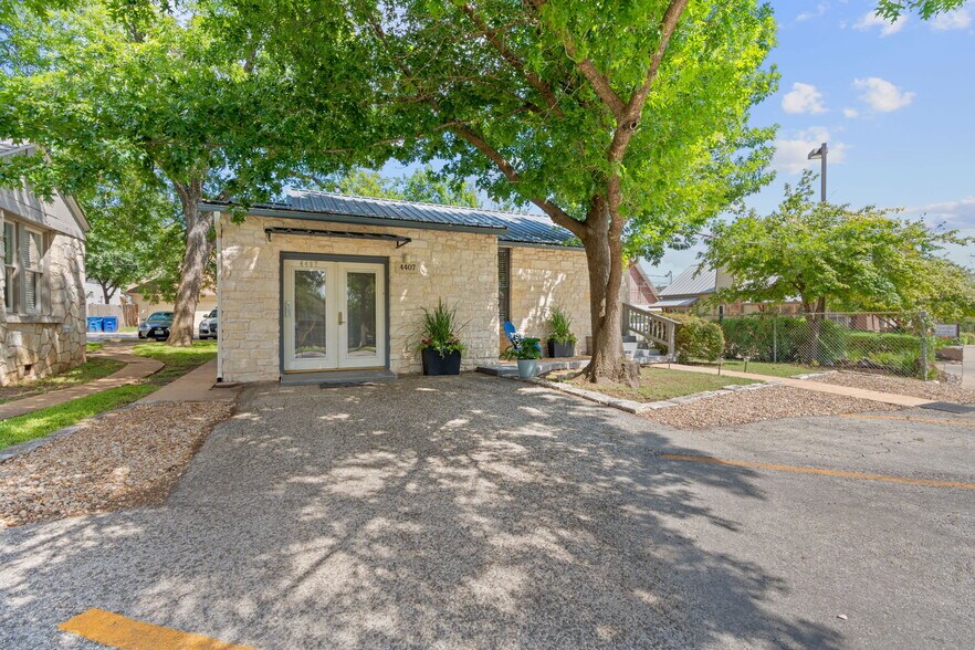 More Photos Of 4407 Medical Pkwy, Austin Land For Sale