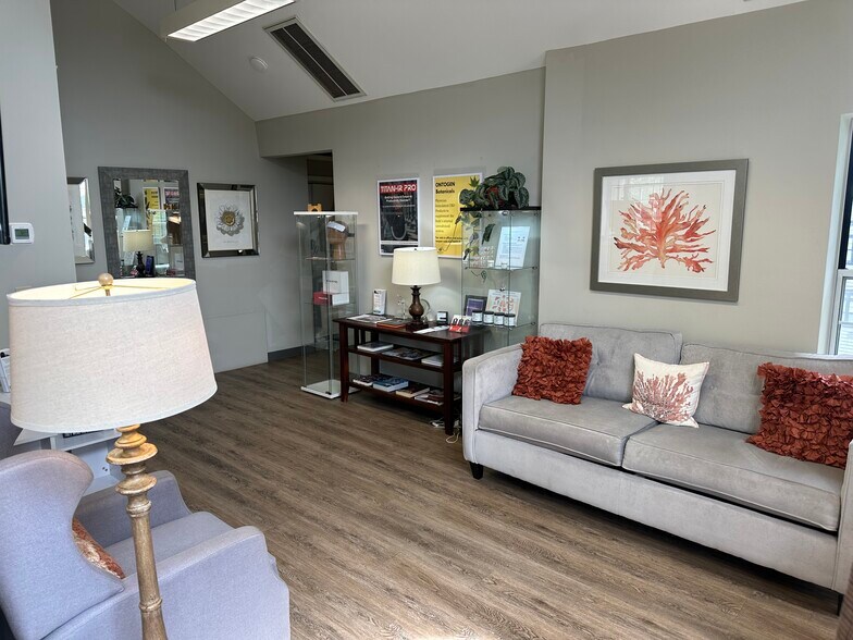 More Photos Of 1000 Main St, Port Jefferson Office For Sale