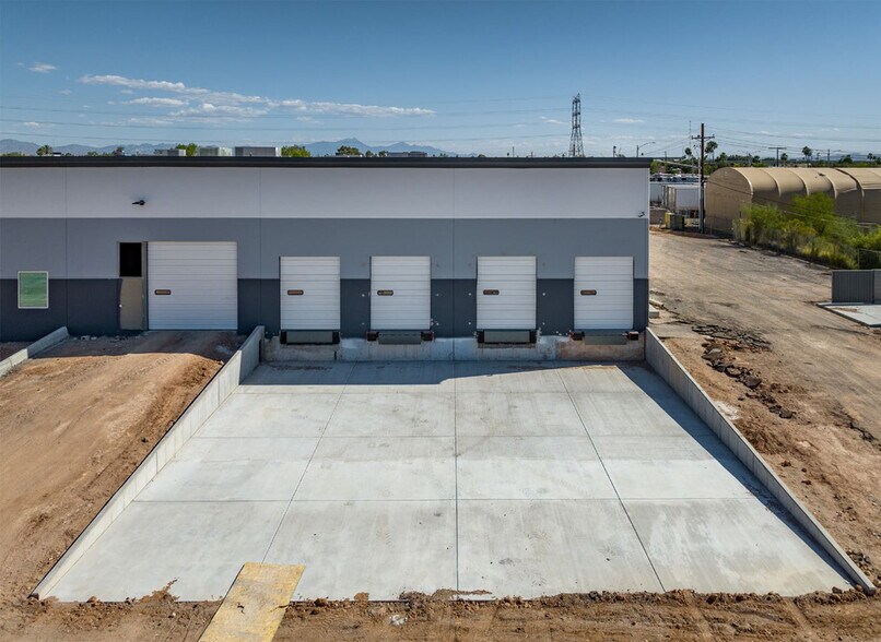 More Photos Of 5120 S Julian Dr, Tucson Service For Lease