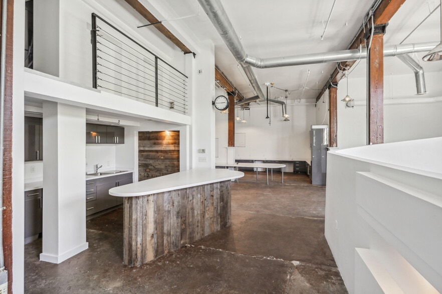 More Photos Of 887 W Marietta St NW, Atlanta Loft Creative Space For Lease