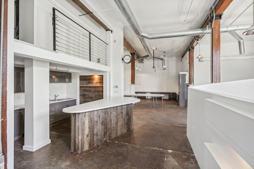 More Photos Of 887 W Marietta St NW, Atlanta Loft Creative Space For Lease
