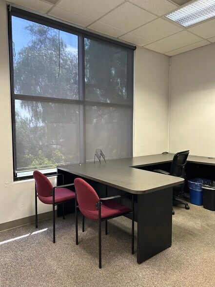 More Photos Of 7915-7919 Ajay Dr, Sun Valley Warehouse For Lease