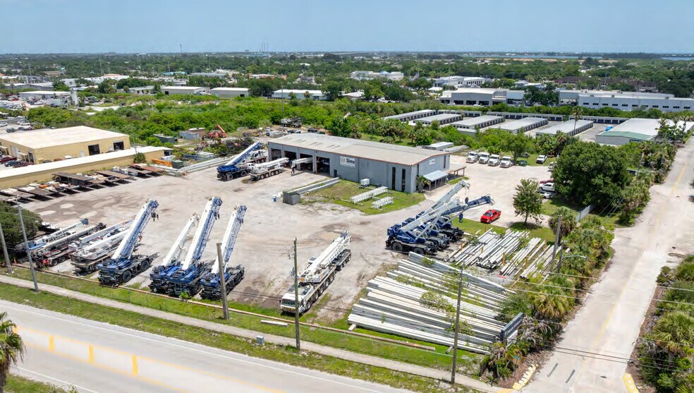 More Photos Of 936 Old Dixie Hwy, Vero Beach Warehouse For Lease