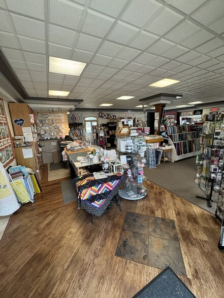 More Photos Of 1122-1128 Eureka Rd, Wyandotte Storefront Retail Office For Sale
