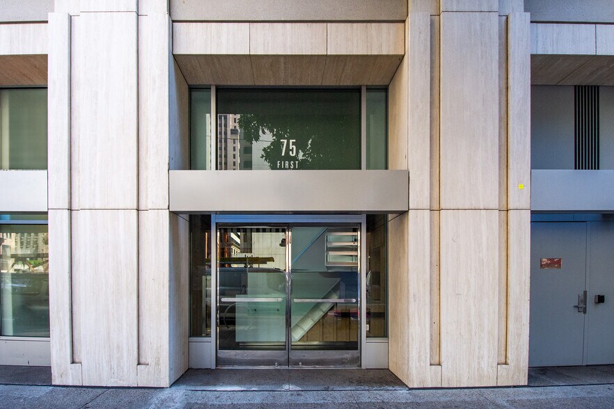 More Photos Of 75 1st St, San Francisco General Retail For Lease