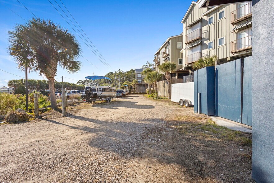 More Photos Of 275 Timber Island Rd, Carrabelle Restaurant For Sale