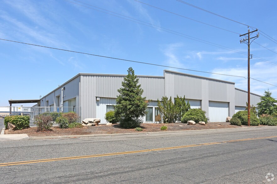 More Photos Of 5646 W Barstow Ave, Fresno Warehouse For Lease