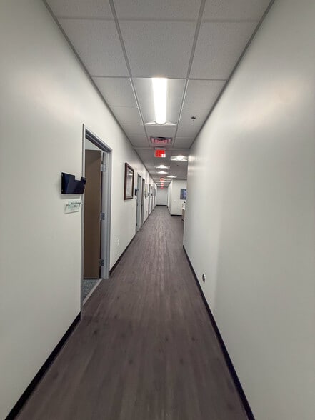 More Photos Of 2950 W Horizon Ridge Pky, Henderson Office For Sale
