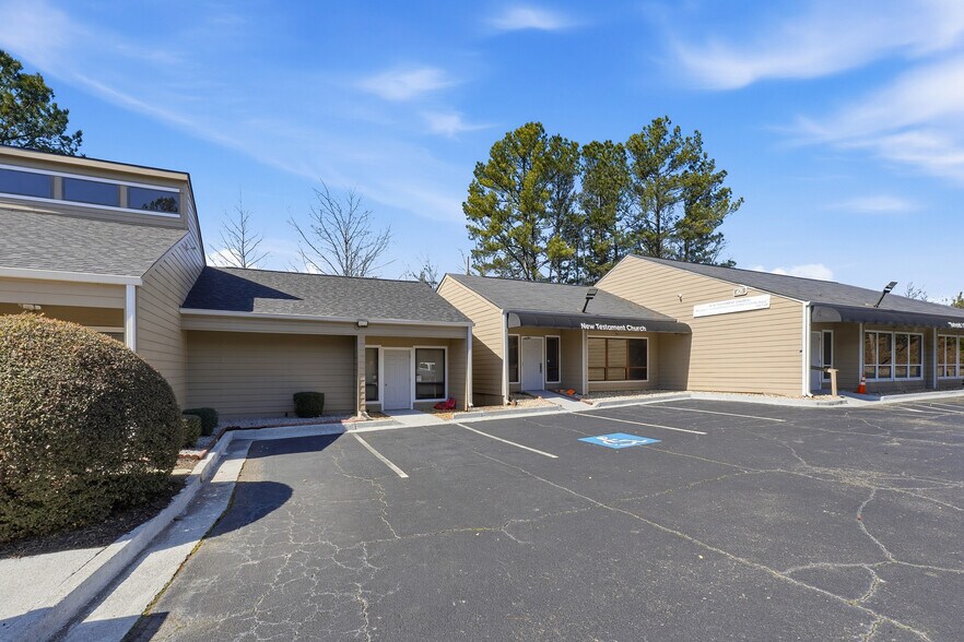More Photos Of 415-421 W Pike St, Lawrenceville Office For Sale